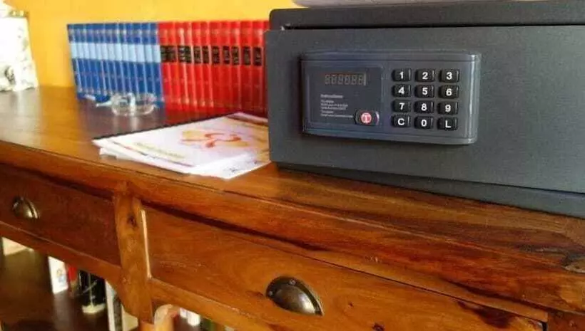 Hotelli Les Arcades Le Lion D'or