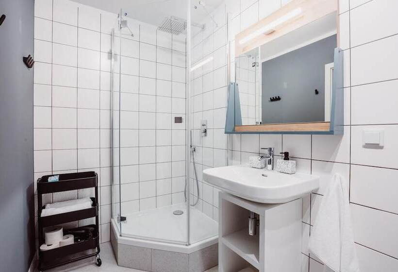 هتل Mosquito Silesia Apartments