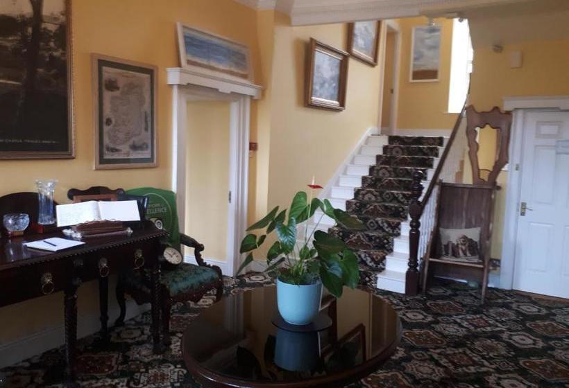 פנסיון Castlemorris House