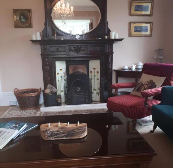 פנסיון Castlemorris House