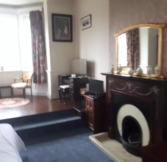 ペンション Castlemorris House