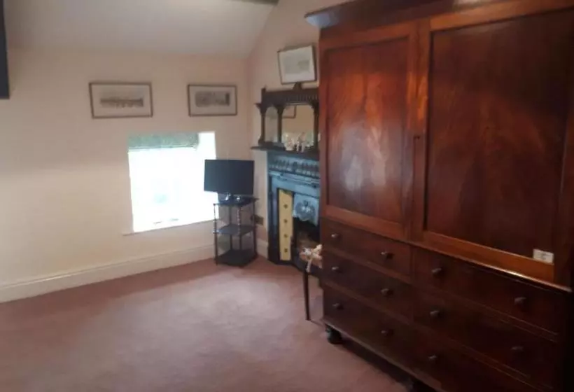 ペンション Castlemorris House