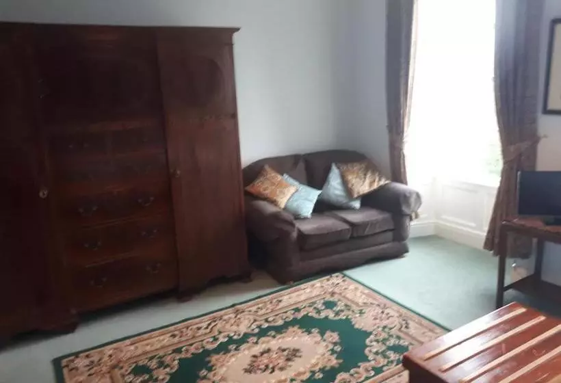 ペンション Castlemorris House