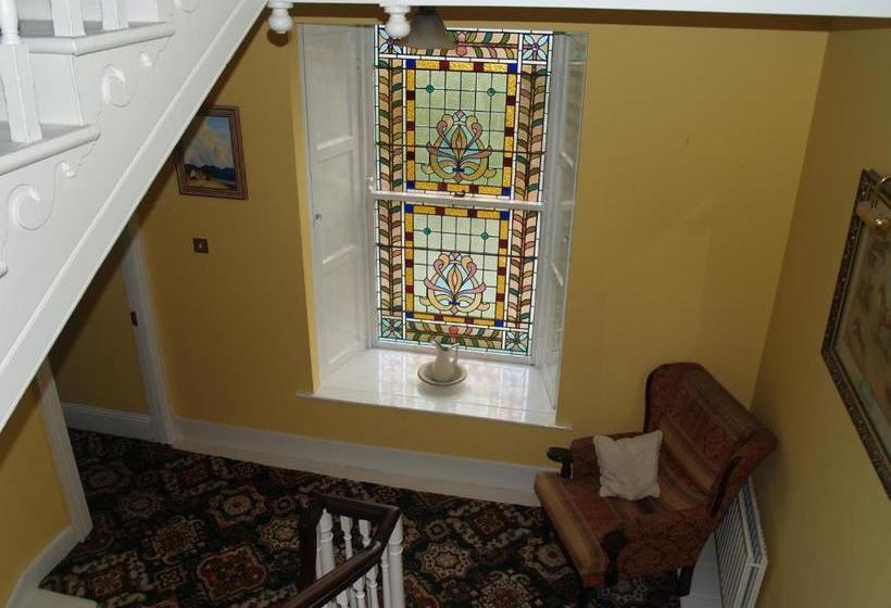 פנסיון Castlemorris House