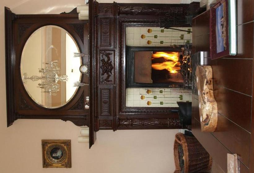 פנסיון Castlemorris House