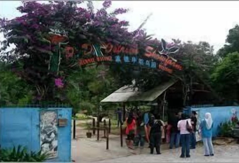 هتل Wonderland Private Chalet Port Dickson