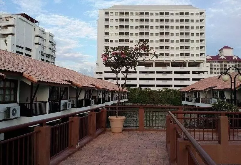 Hotelli Water Chalet Port Dickson  Private