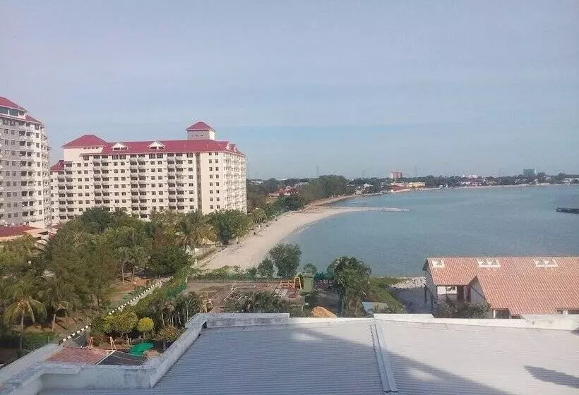 Hotelli Water Chalet Port Dickson  Private