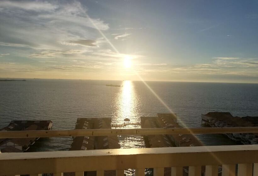 هتل Wonderland Private Chalet Port Dickson