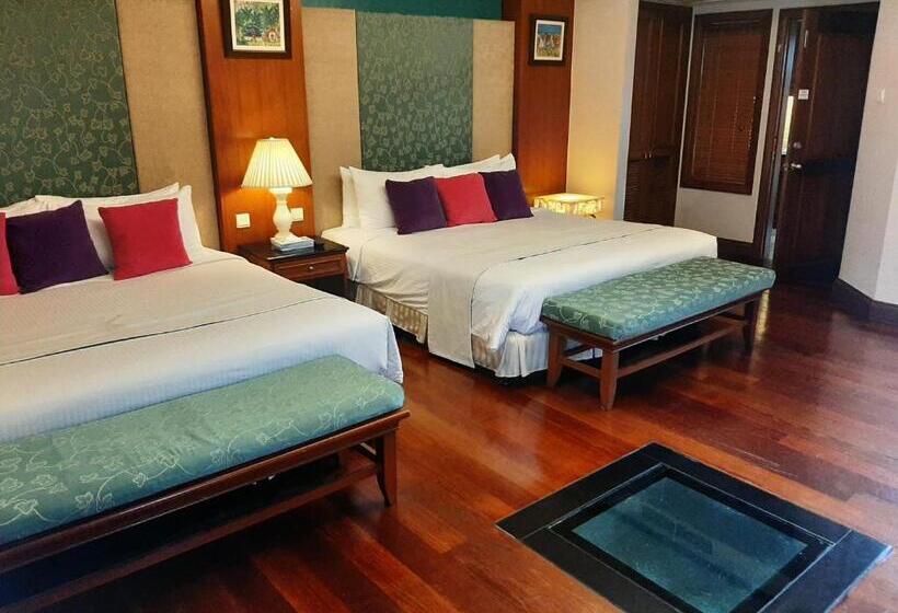 هتل Wonderland Private Chalet Port Dickson