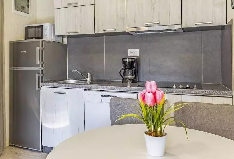 Hotelli Mobile Home Rojnic