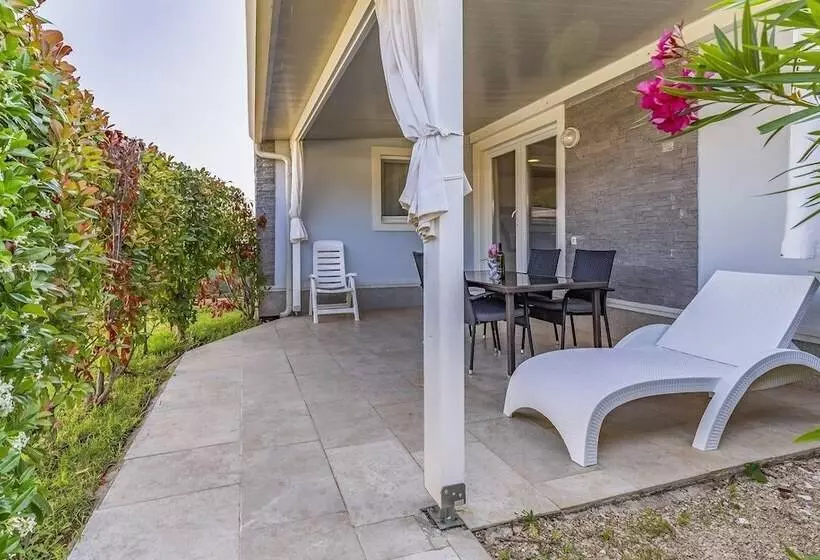 Hotelli Mobile Home Rojnic