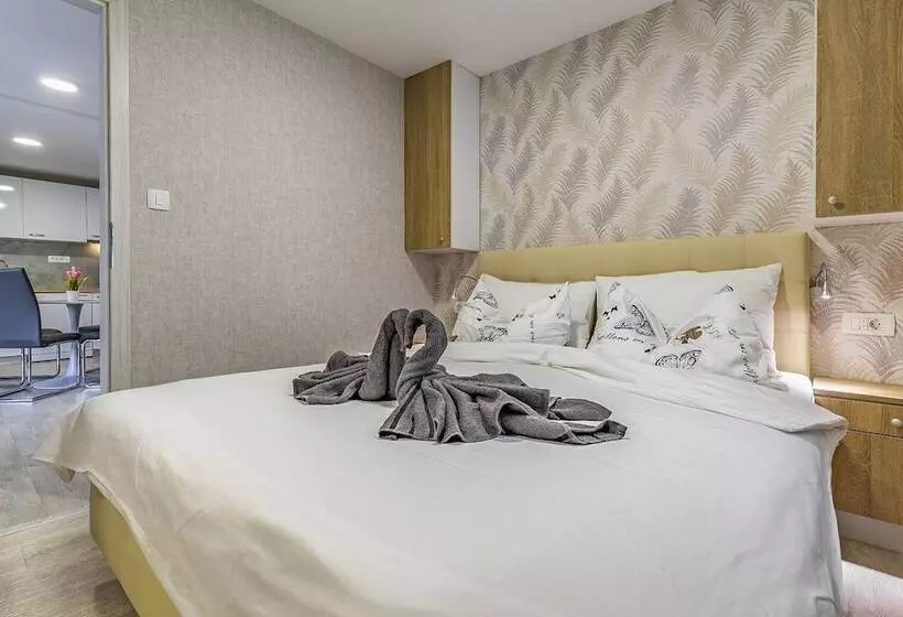 Hotelli Mobile Home Rojnic