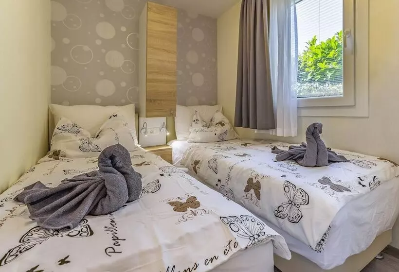 Hotelli Mobile Home Rojnic