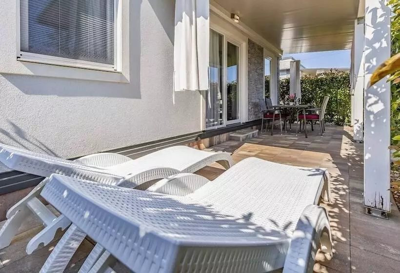 Hotelli Mobile Home Rojnic