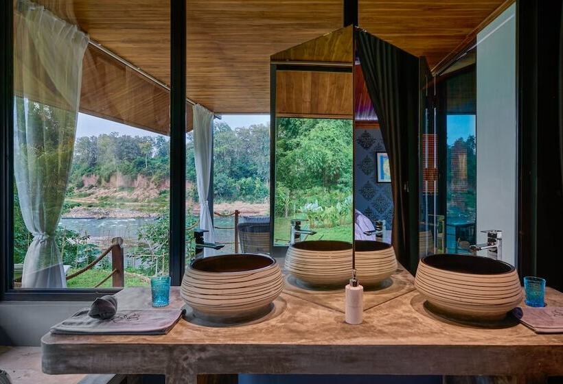 هتل روستایی The Namkhan, A Small Luxury Hotel Of The World