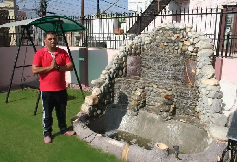 پانسیون Sitapaila Home Stay And Apartment