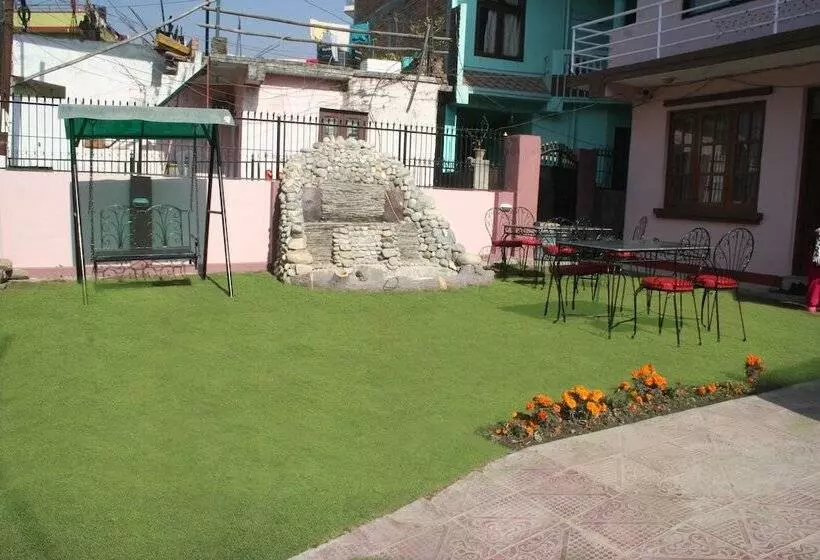 پانسیون Sitapaila Home Stay And Apartment