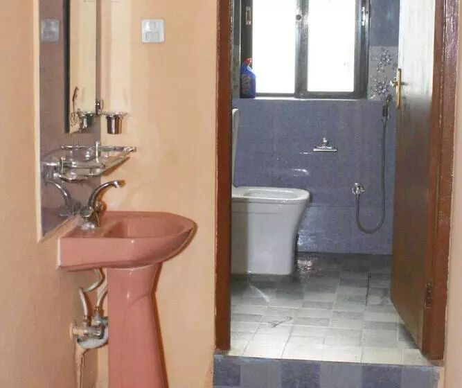 پانسیون Sitapaila Home Stay And Apartment