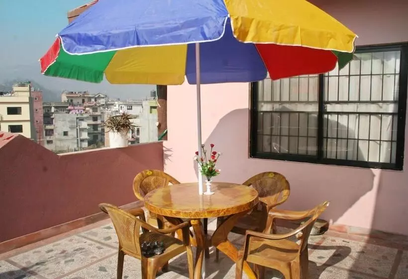 پانسیون Sitapaila Home Stay And Apartment