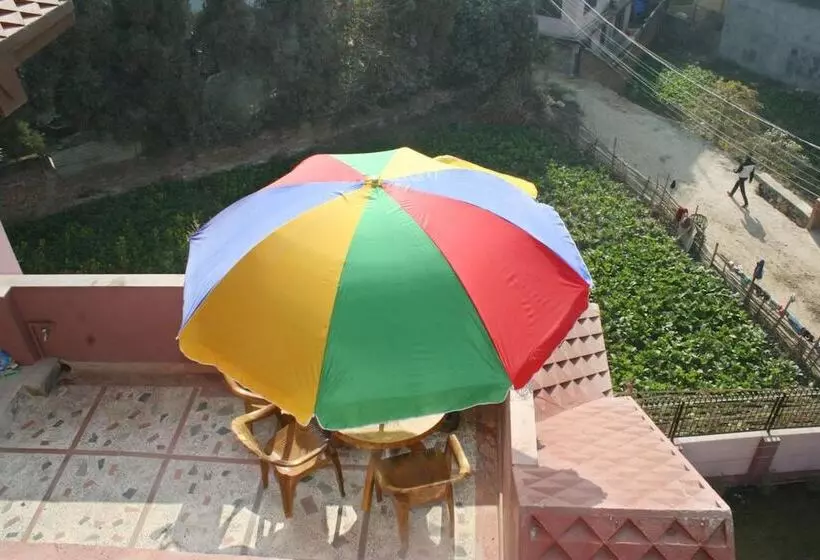 پانسیون Sitapaila Home Stay And Apartment