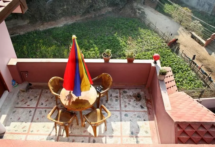 پانسیون Sitapaila Home Stay And Apartment