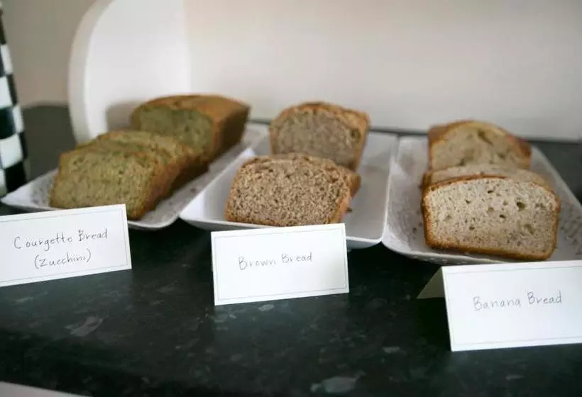 ベッドアンドブレックファースト Moloney House