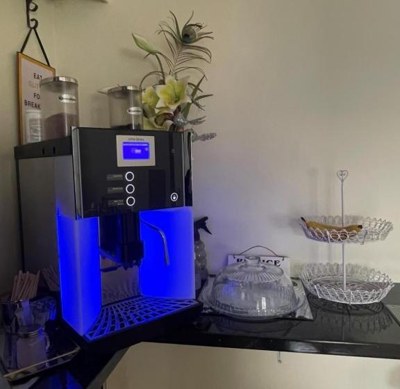 Пансион Goldendawn Guest House