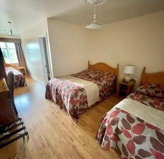 Majatalo Goldendawn Guest House