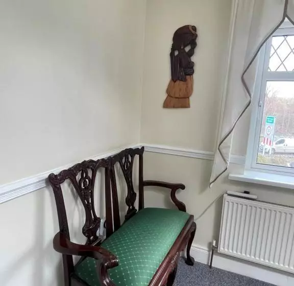 Majatalo Goldendawn Guest House