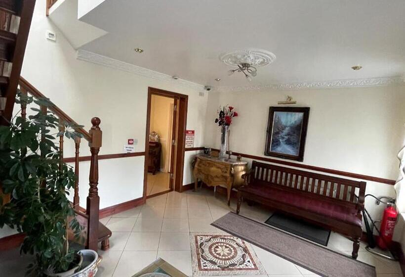 Пансион Goldendawn Guest House