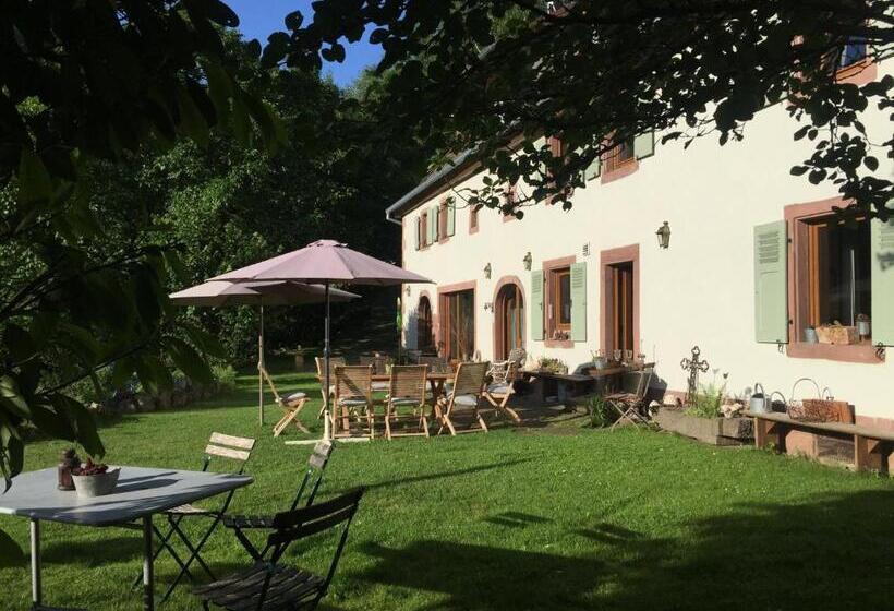 ペンション La Pierre D Eau