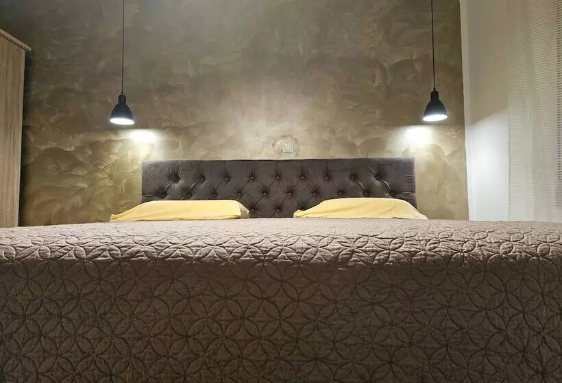 Deluxe Apartment Near The Bridge