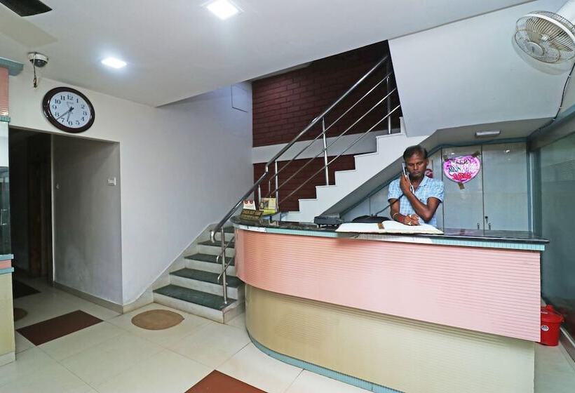 هتل Artland By Oyo Rooms