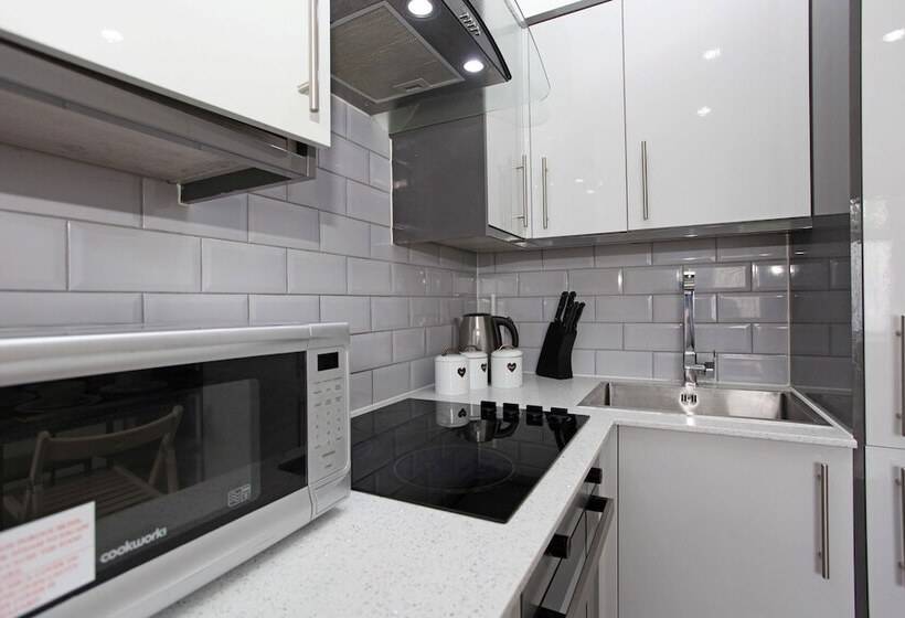 Sapphire House Apartments