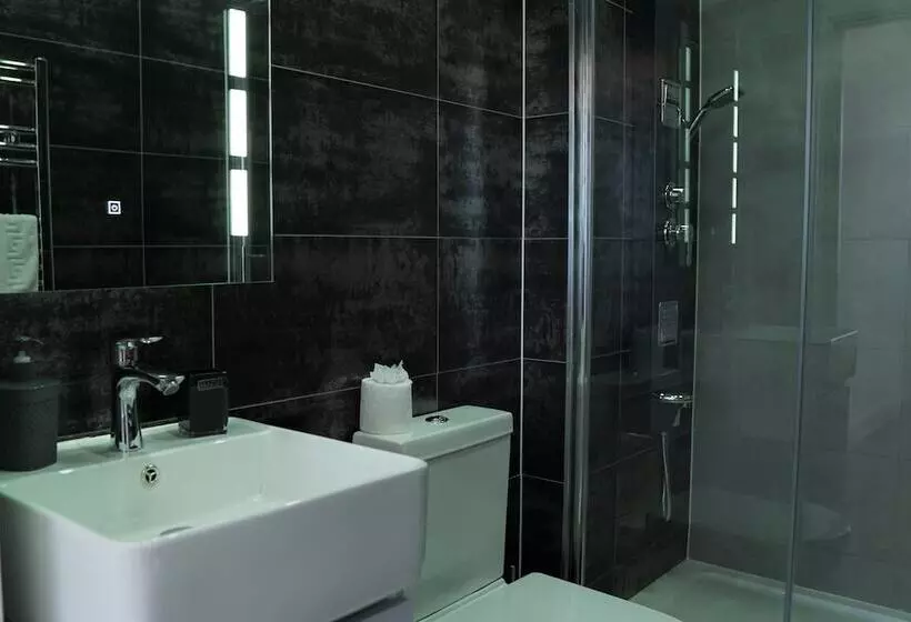 Sapphire House Apartments