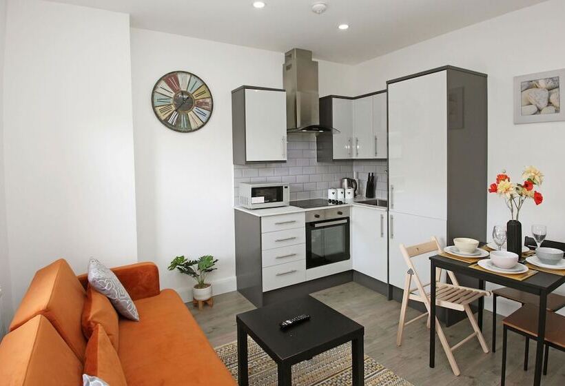 Sapphire House Apartments