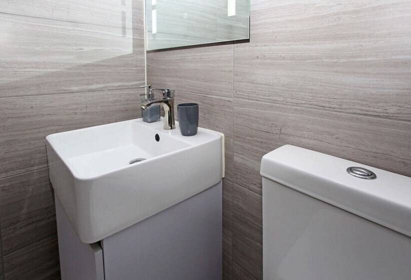 Sapphire House Apartments