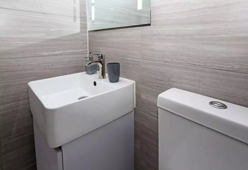 Sapphire House Apartments