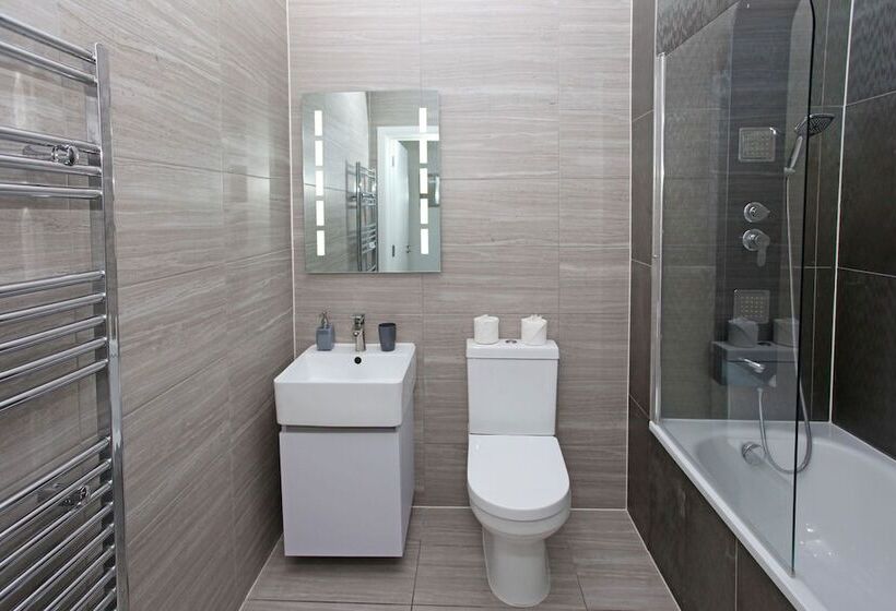 Sapphire House Apartments