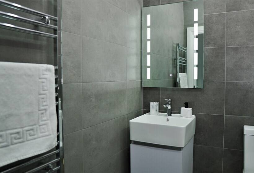 Sapphire House Apartments