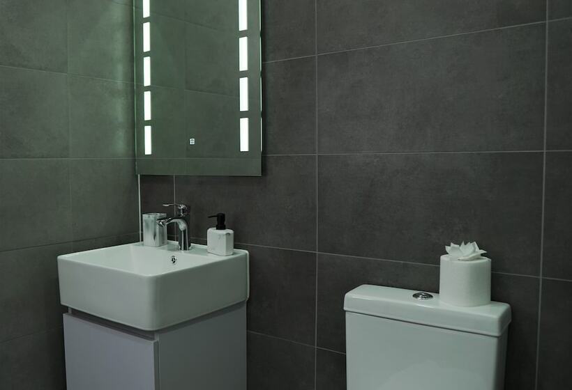 Sapphire House Apartments