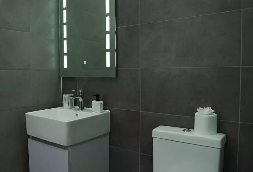 Sapphire House Apartments