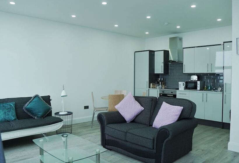 Sapphire House Apartments