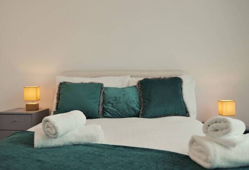 Sapphire House Apartments