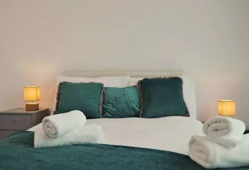 Sapphire House Apartments