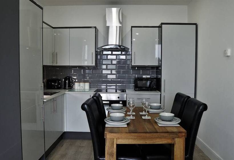 Sapphire House Apartments