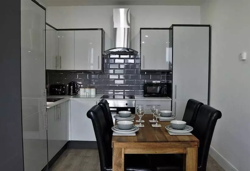 Sapphire House Apartments