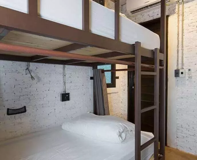 ユースホステル Yindee Travellers Lodge