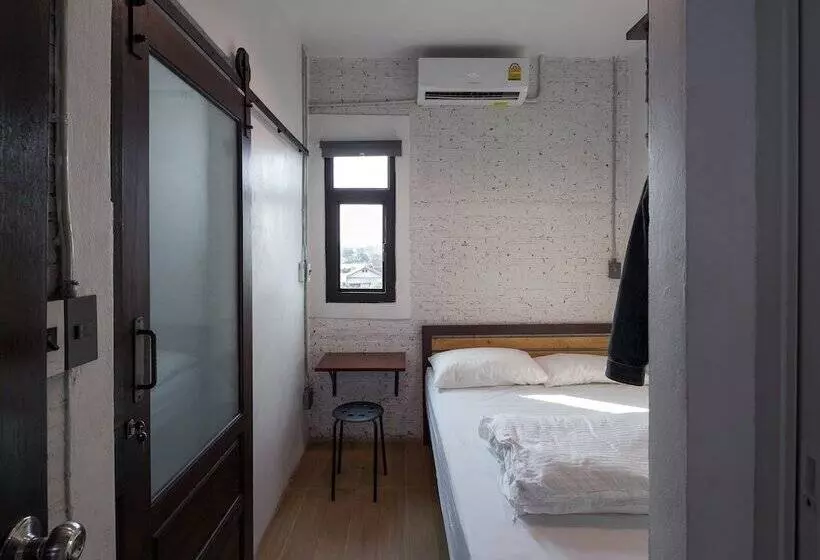 ユースホステル Yindee Travellers Lodge